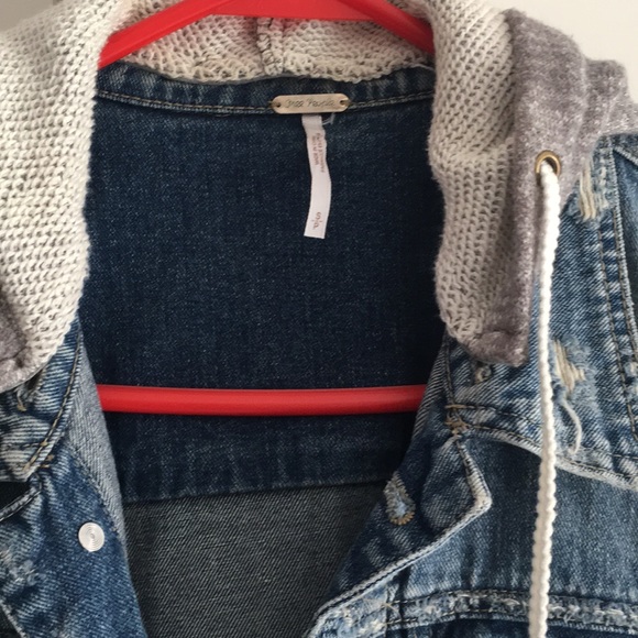 Free People distressed look Jean jacket - Picture 2 of 6